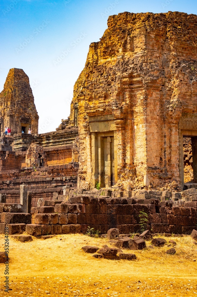 Fototapeta premium Piękny widok na świątynię Angkor Wat w Siem Reap w Kambodży.