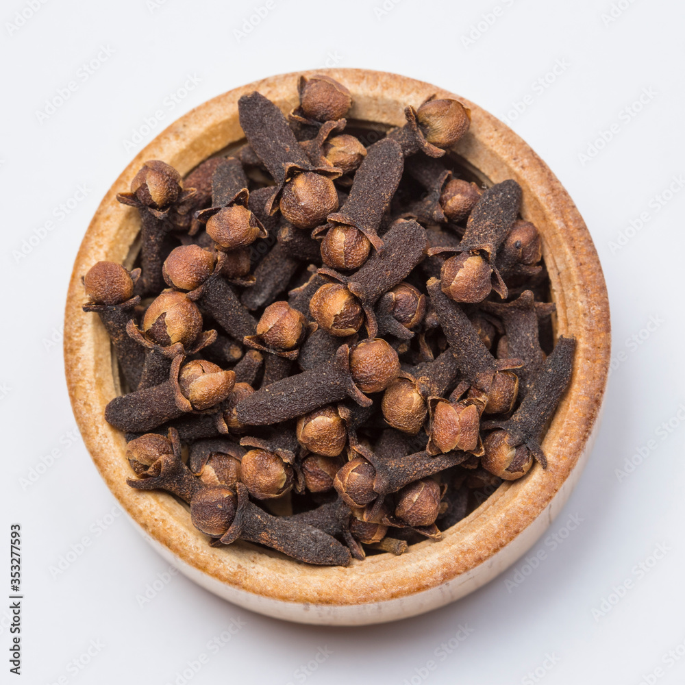 Cloves Cloves