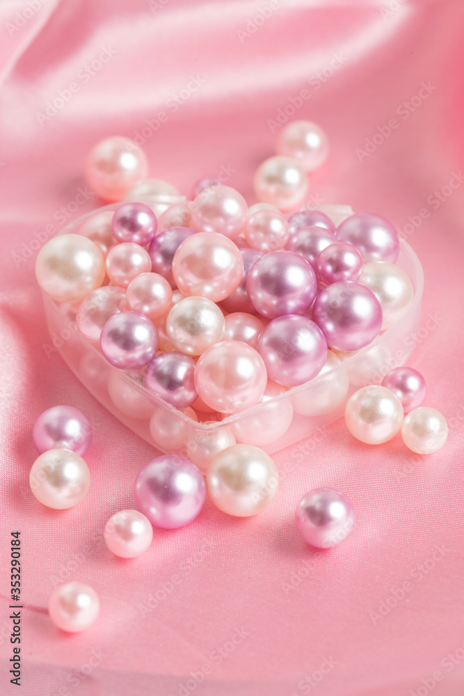 Shoot beautiful pearls up close
