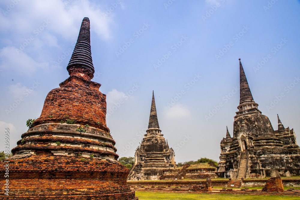 Fototapeta premium Wat Phra Si San Phet, a Buddhist temple of archaeological park, Ayutthaya, Thailand