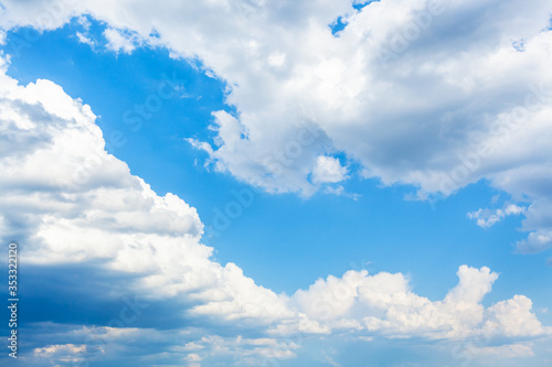 Fototapeta Naklejka Na Ścianę i Meble -  large clouds in blue sky on sunny spring day