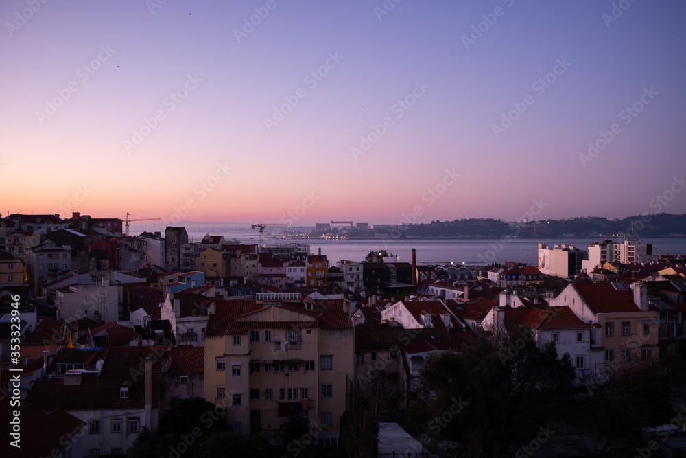 Early spring morning over Lisbon - obrazy, fototapety, plakaty 