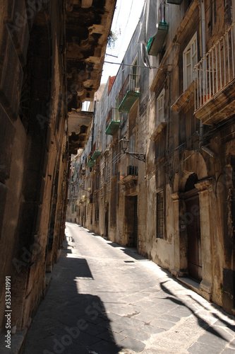 Italy  Sicily  Syracuse   07 03 2007  Old alley in Ortigia   is the oldest part of the city of Syracuse. 