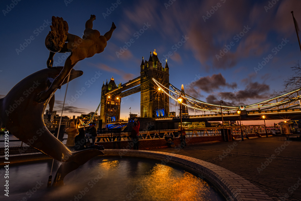 Obraz premium Tower Bridge am Abend
