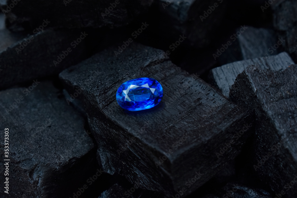 Blue gem
Beautiful oval shape for making ornaments