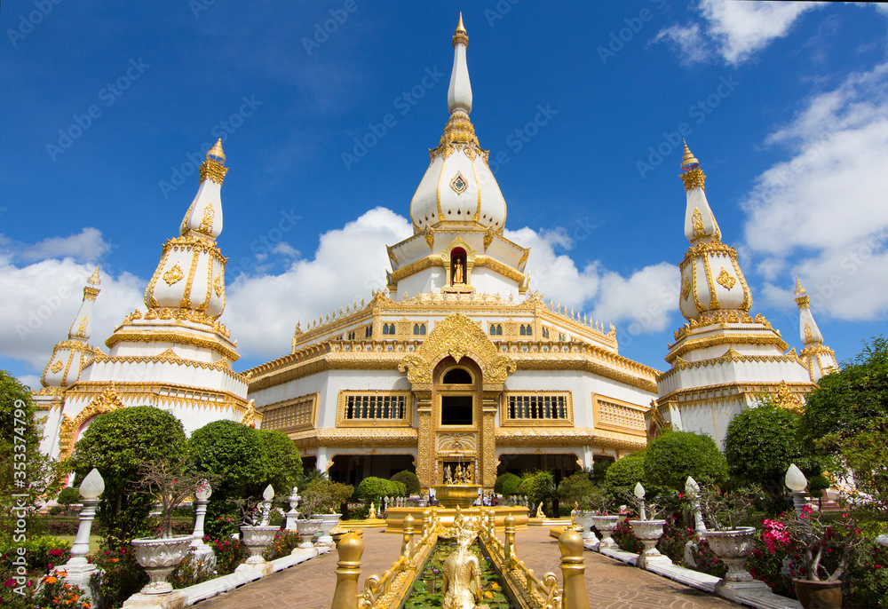 Pha Nam Yoi temple, Roi et Thailand
