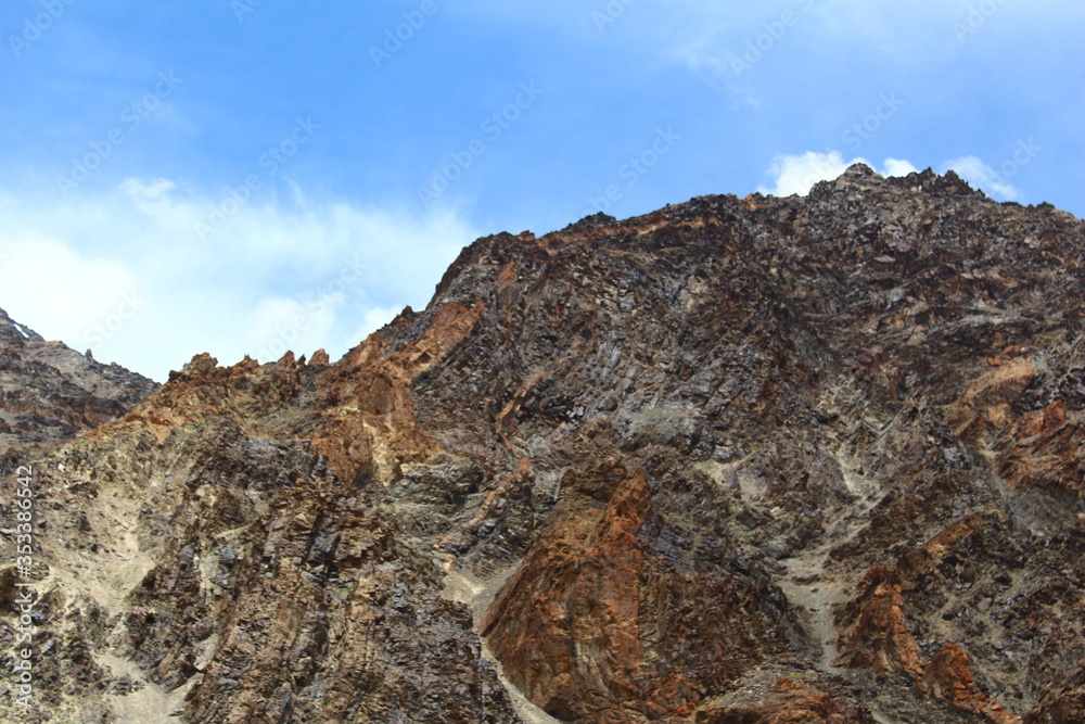 Golden mountain of Ladakh, India - Pakistan Golden mountain of Ladakh, India - Pakistan