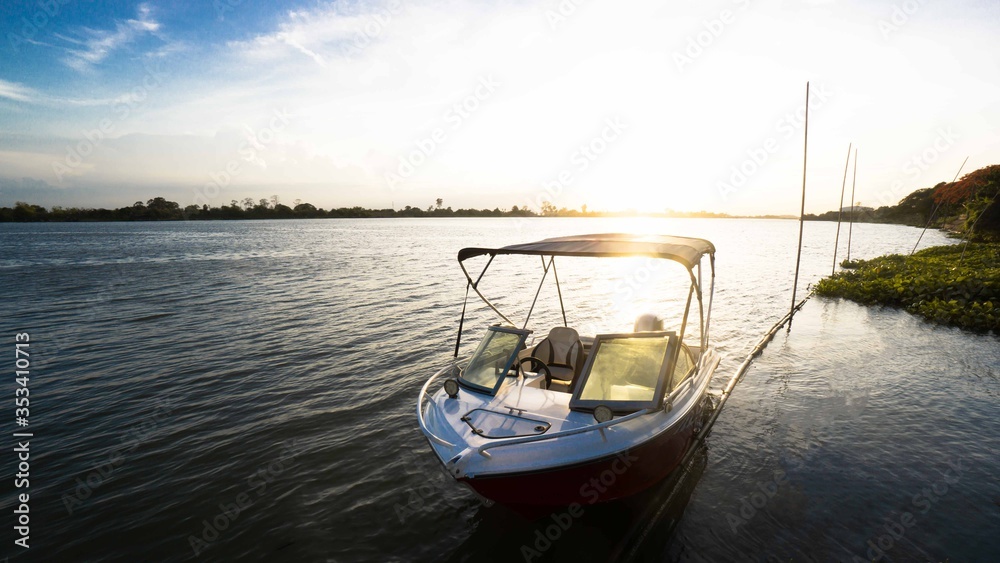 Fototapeta premium boats at sunset