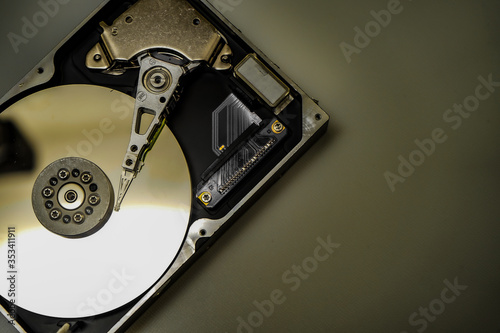 Wallpaper Mural 分解されたハードディスクドライブのイメージ Torontodigital.ca