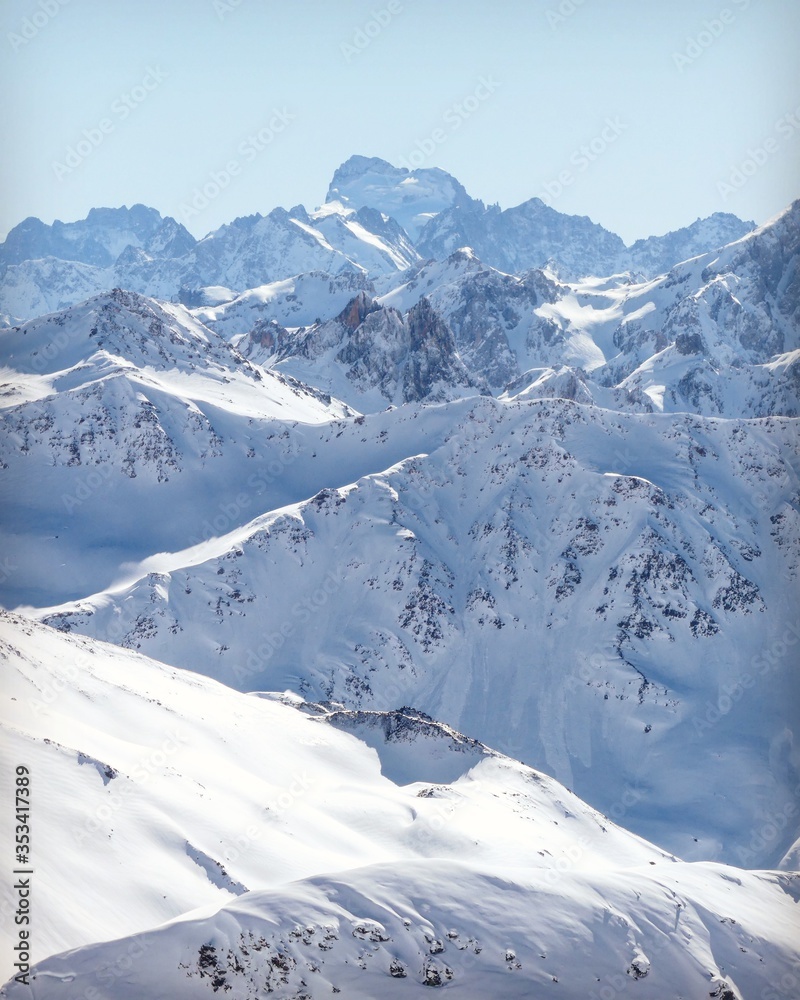 Panorama sur la barre des écrins.