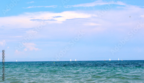 Olympiaki Akti morze egejskie w tle żaglówki i statki  © Natalia