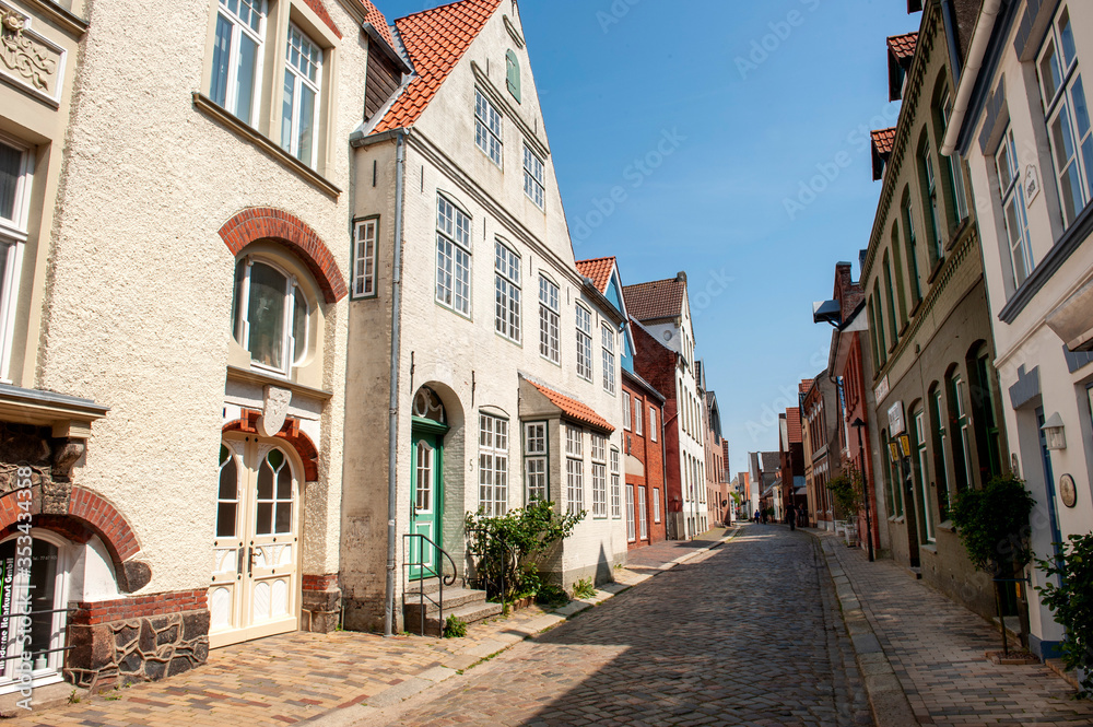 Historische Sttraße Wasserreihe in der Altstadt von Husum, Nordseeküste, Nordfriesland, Schleswig-Holstein, Deutschland