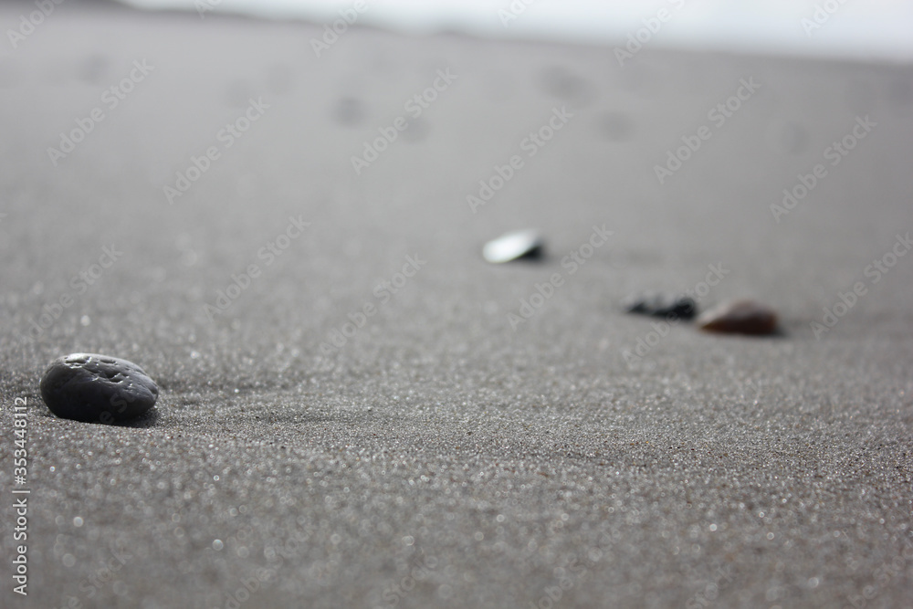 Ruhe der Natur - Steine im Sand Ruhe der Natur - Steine im Sand