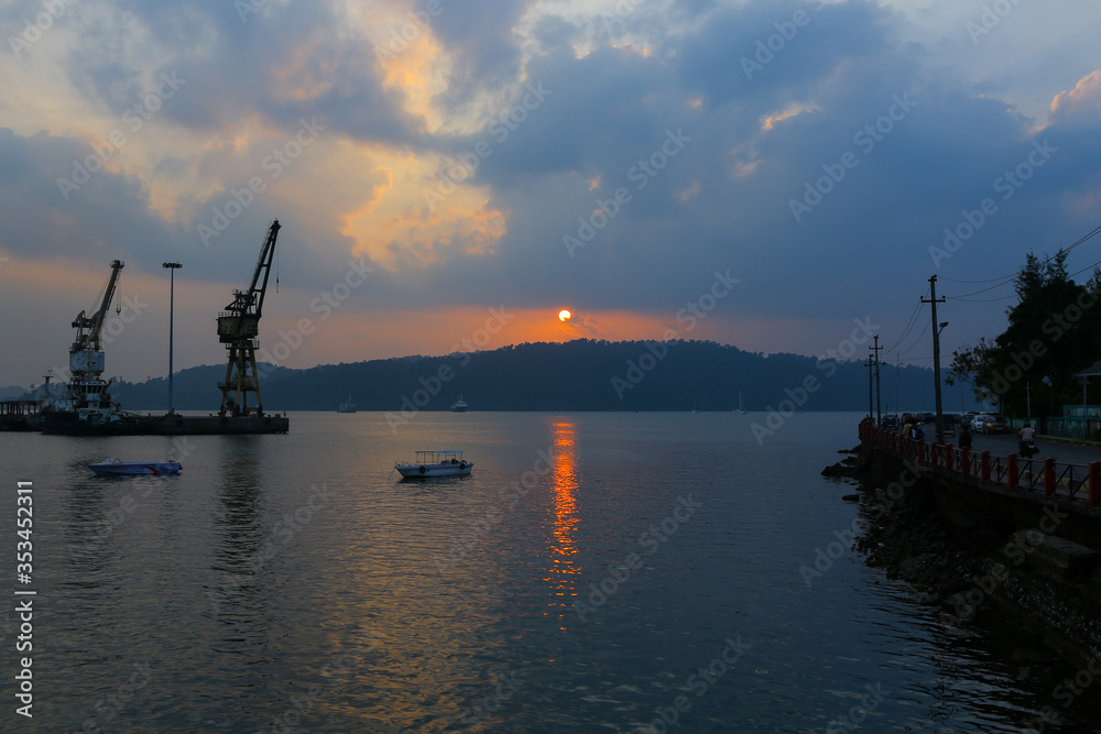 Obraz premium cranes in the port