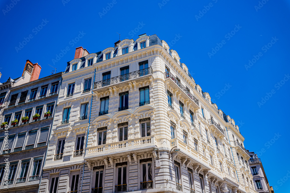Obraz premium Immeubles anciens dans les rues de Lyon