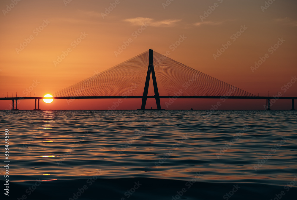 Obraz premium Bandra Worli Sea Link sunset view, A beautiful evening in Mumbai, Maharashtra, India