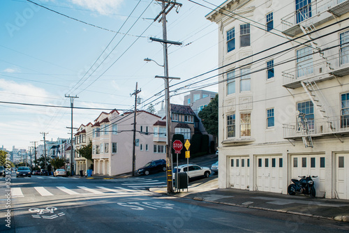 Fototapeta Naklejka Na Ścianę i Meble -  Typical houses and hills in Marina neighbourhood, San Francisco, California