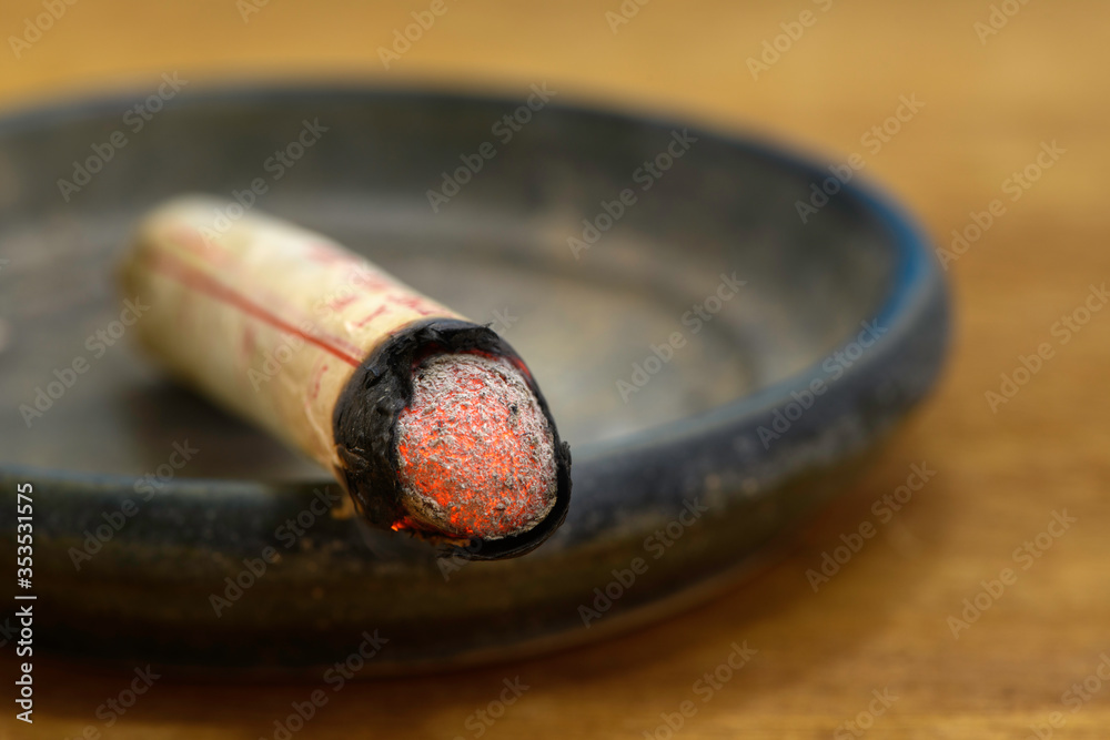 Φωτογραφία Burning moxa stick from chinese medicine treatment