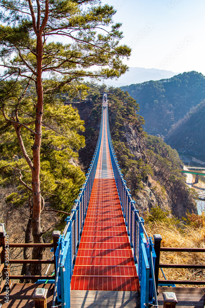 Obraz premium 원주 소금산 출렁다리