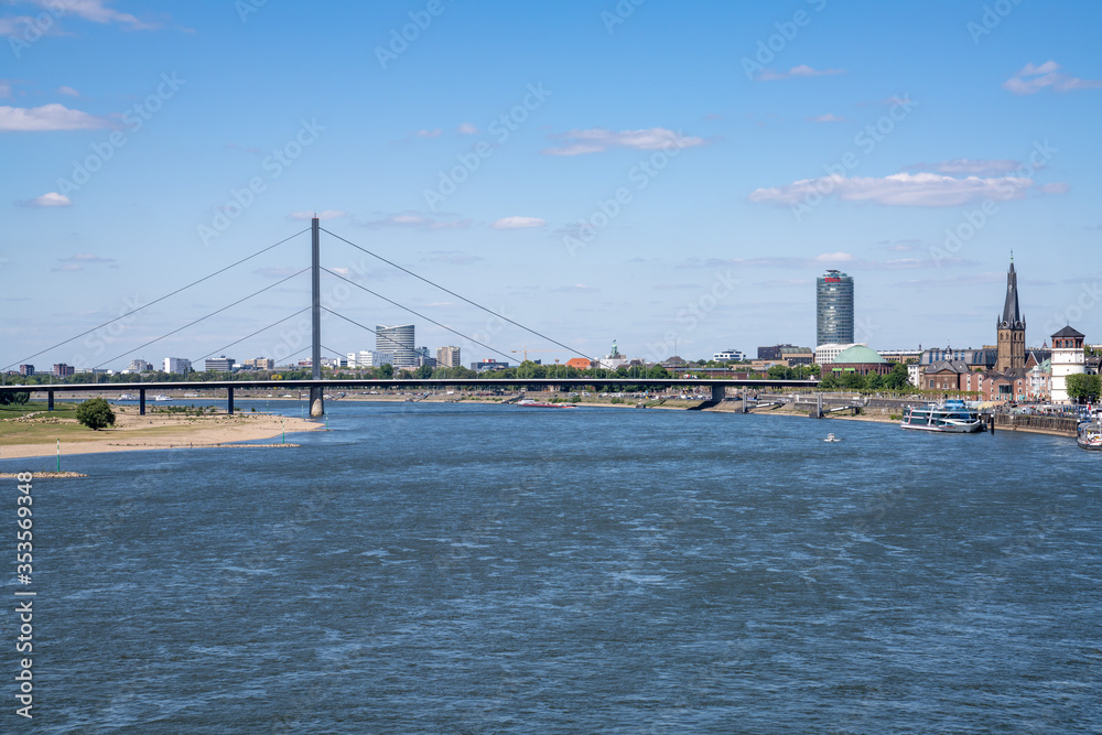 Rhein in Düsseldorf