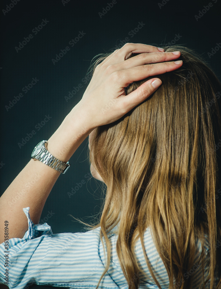 Fototapeta premium girl with beautiful hair view from the back