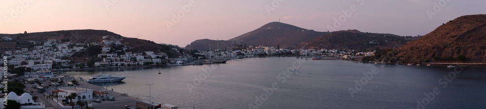 Panoramique crépuscule Patmos Grèce