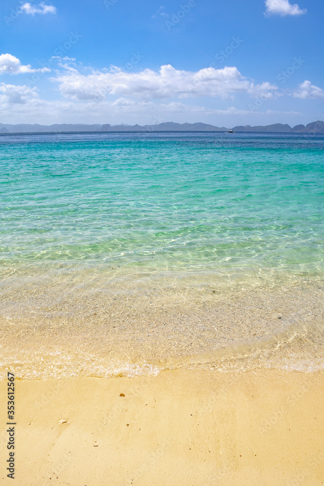 Fototapeta premium Beautiful beach in the Philippines with blue sky