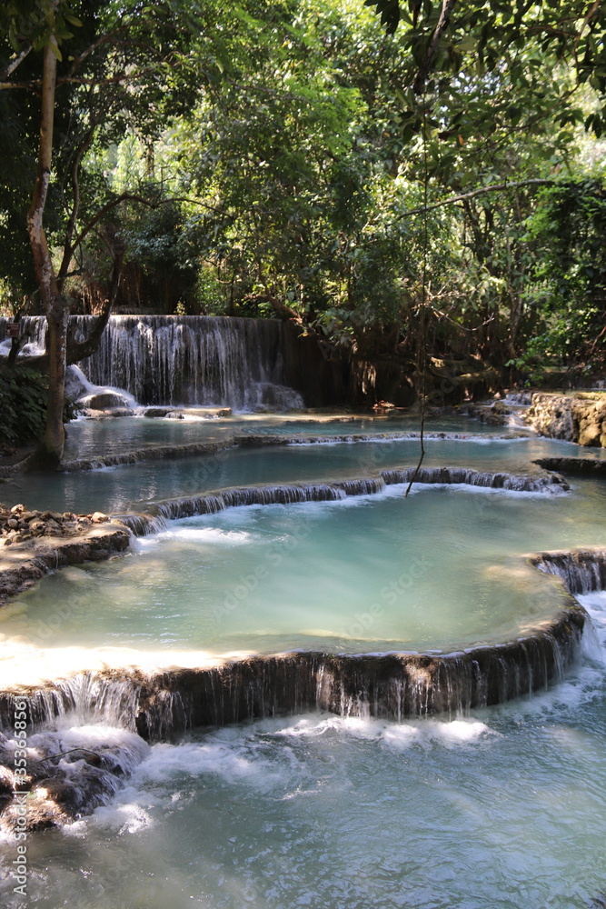 Naklejka premium Chutes de Kuang Si, Laos