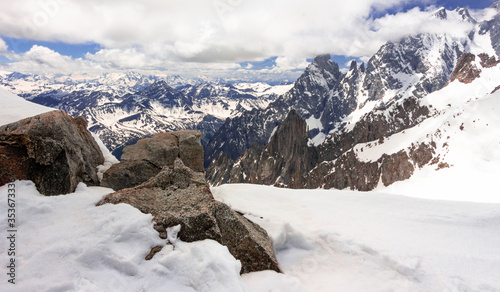 Veduta dalla cima del Monte Bianco. Italia