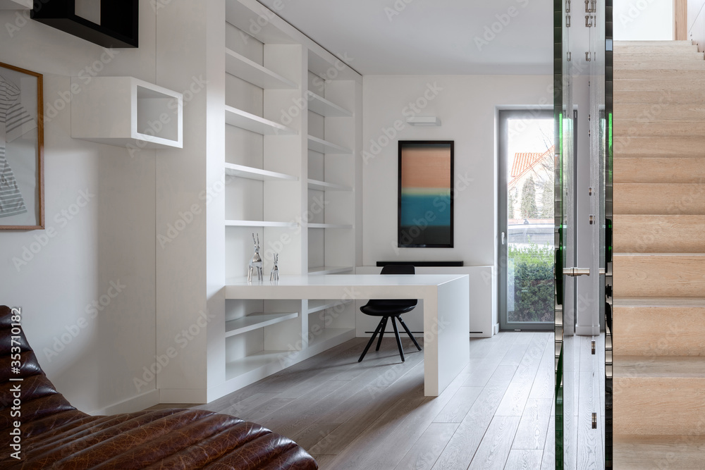Obraz premium Simple home office interior
