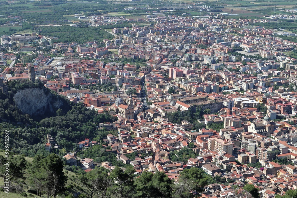 Panorama di Maddaloni dal Santuario di San Michele e Santa Maria del Monte