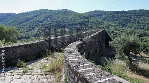 Valle di Maddaloni - Acquedotto Carolino dal Monte Garzano photo