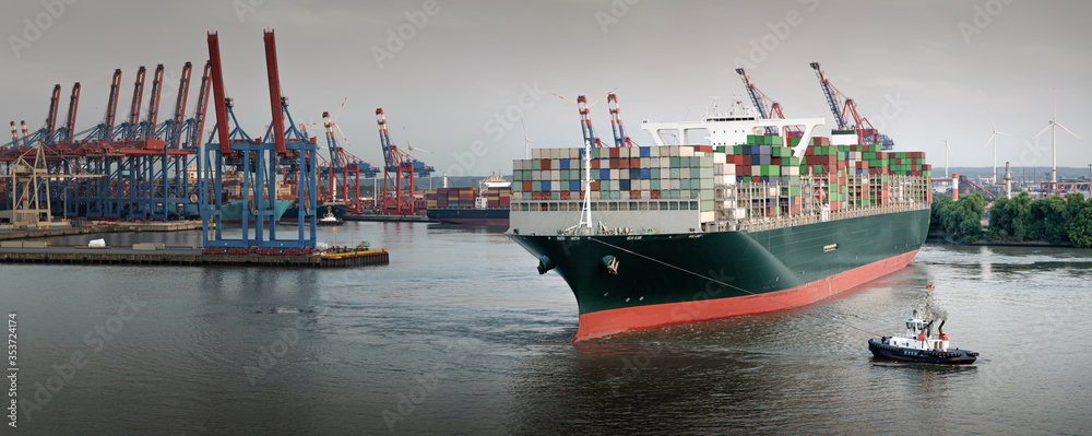 Panorama of a large container ship in the port of Hamburg  - obrazy, fototapety, plakaty 