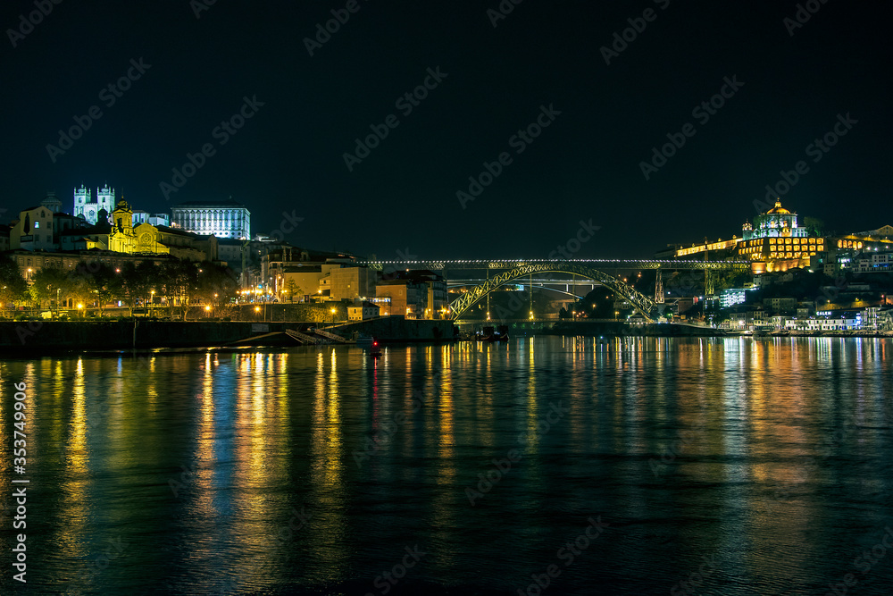 porto at night