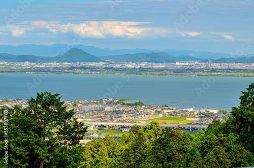 滋賀県の琵琶湖南部周辺の風景
