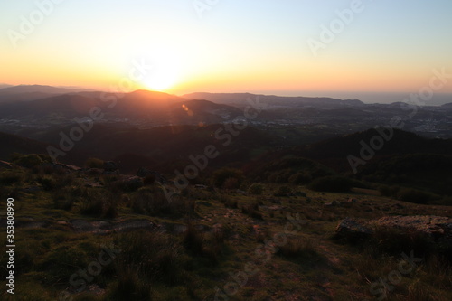 Puesto de sol desde el monte Adarra 