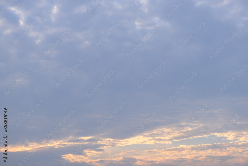 1日が終わる瞬間の空の風景