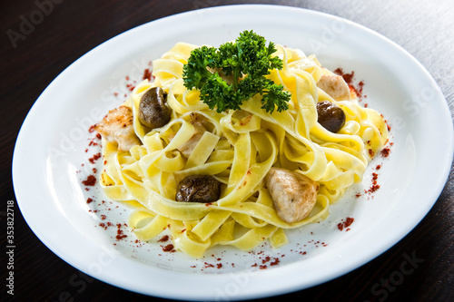 Spaghetti with mushrooms and sauce