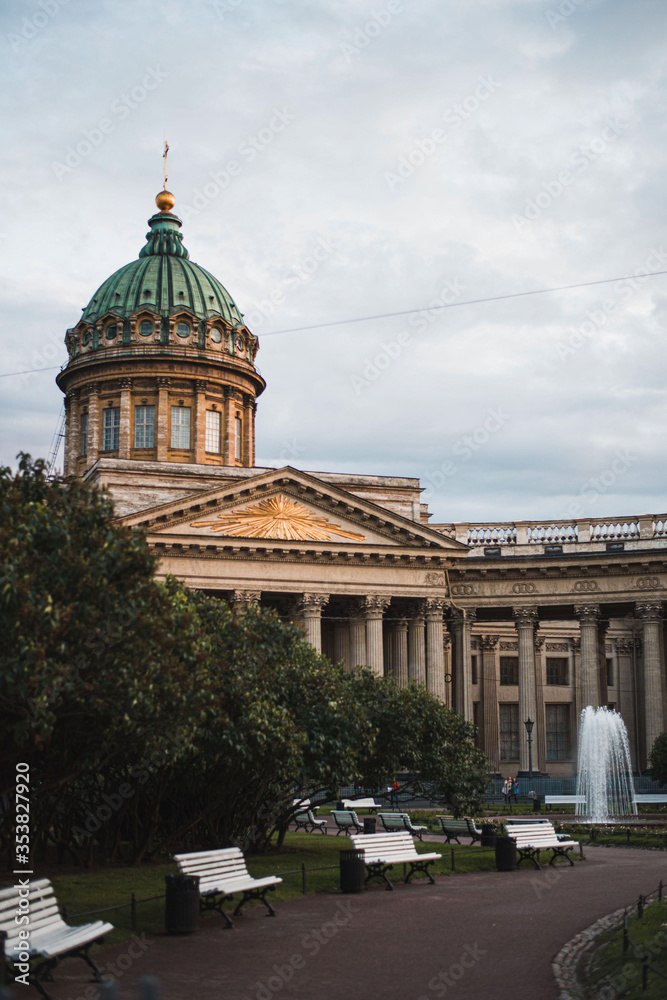 Obraz premium St. Petersburg, Russia - June 5, 2019, view of the Kazan Cathedral on Nevsky Prospect.