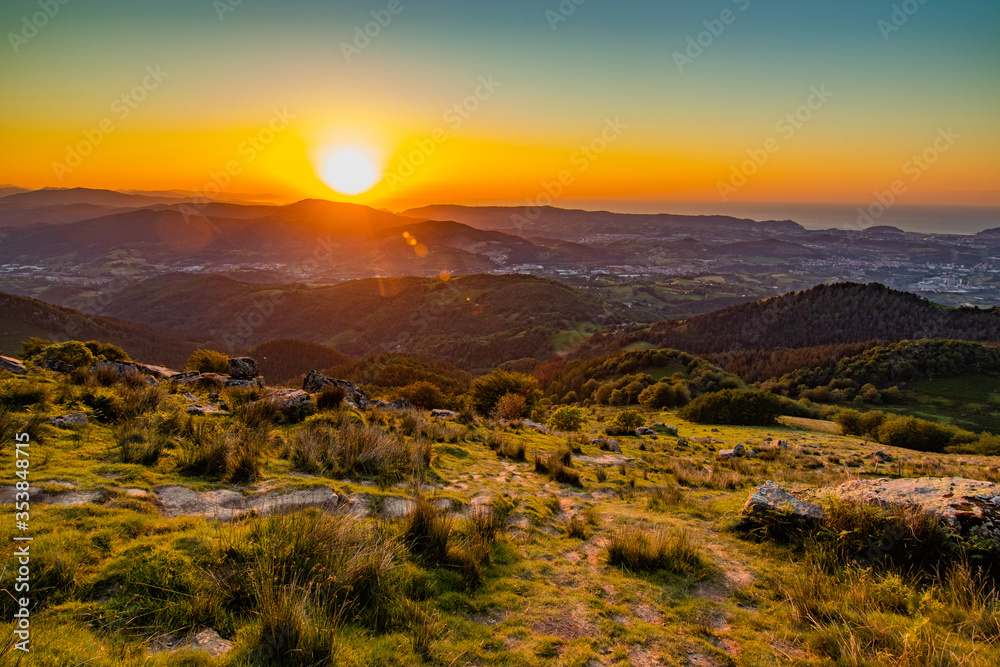 Puesta de Sol desde el monte Adarra