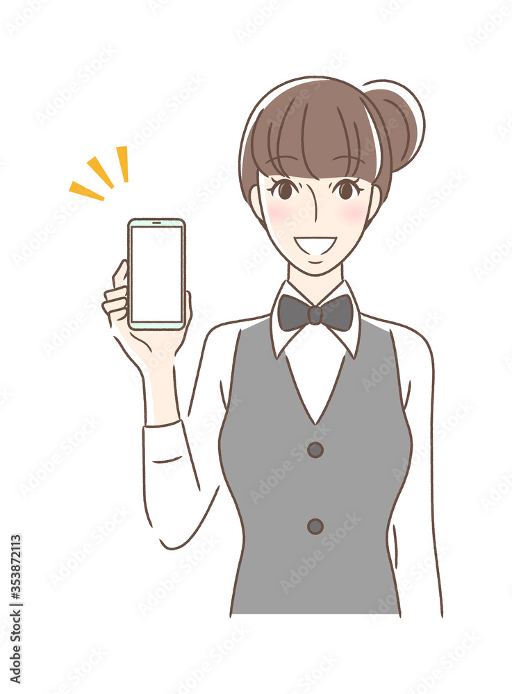 笑顔でスマホの画面を見せる正面向きの女性