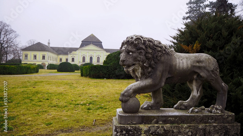 Statue of lion in the Kittsee.