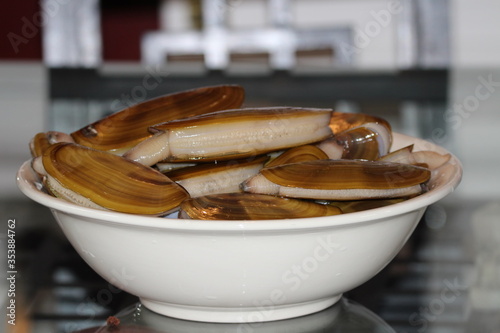 Fresh Oregon Razor Clams in a bowl.