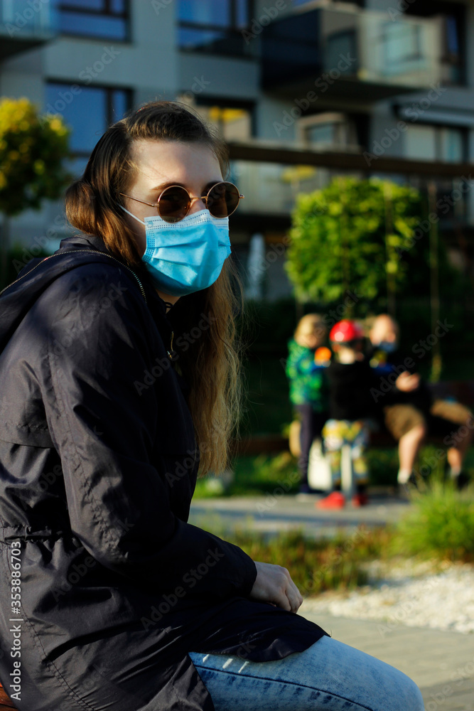 Fototapeta premium girl with the mask