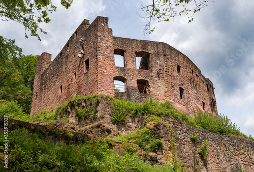 Ruine der Burg Freienstein in Gammelsbach, Oberzent im Odenwald, Hessen, Deutschland 