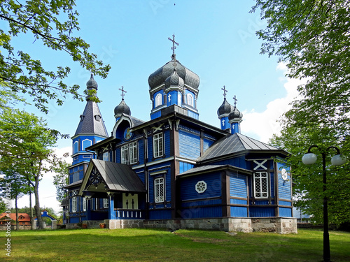 wybudowana w 1918 roku drewniana cerkiew prawosławna pod wezwaniem Opieki Matki Bożej w miejscowości Puchły na Podlasiu w Polsce
