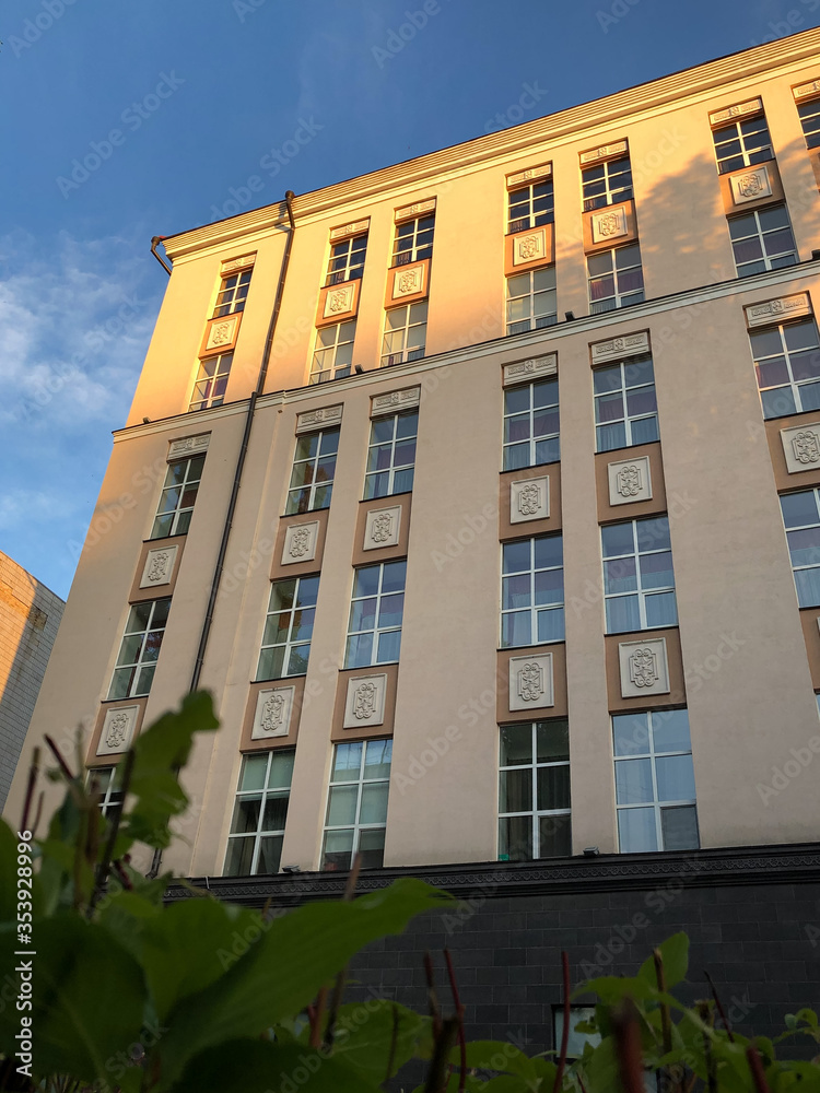 Fototapeta premium old building in the city