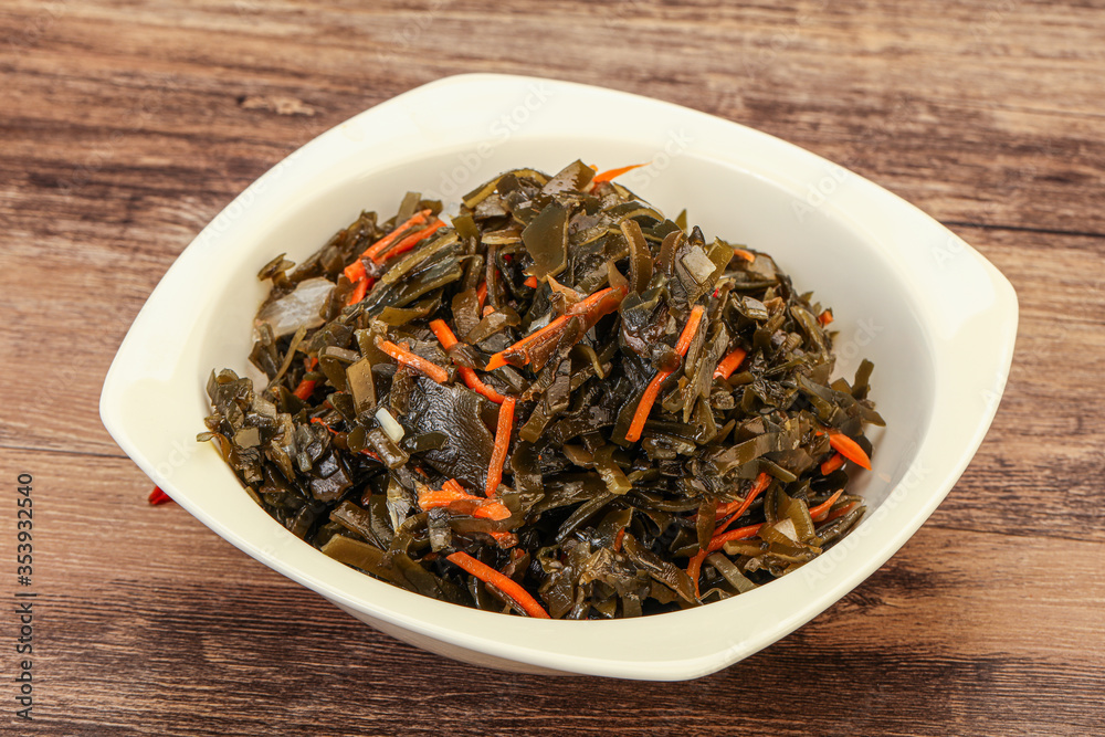 Seaweed cabbage with carrot and sesame Seaweed cabbage with carrot and sesame