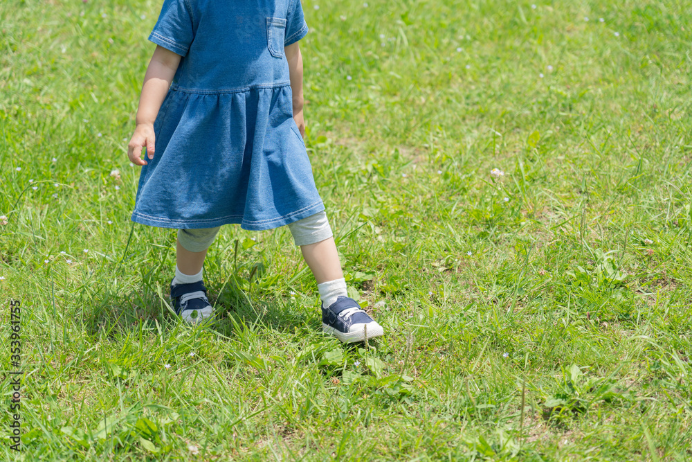 子供 公園 お散歩 夏 子供 公園 お散歩 夏