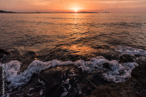 玄界灘夕日と広大な海の風景
